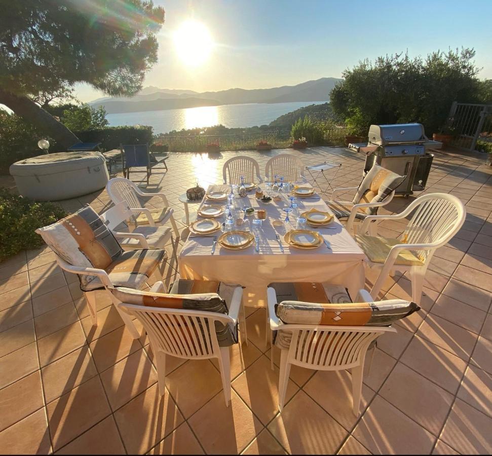 Villa Mit Whirlpool Und Phantastischer Aussicht Capoliveri  Exterior photo